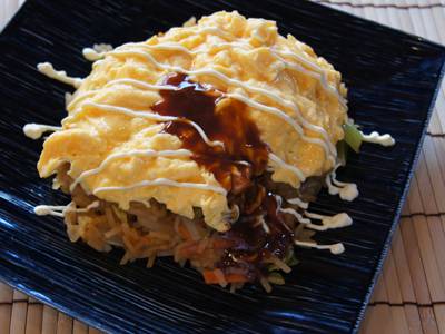 韓国冷麺でオムそば